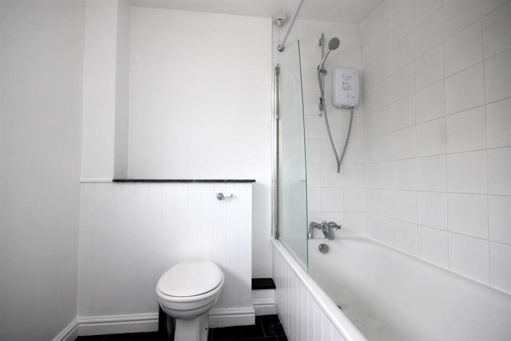 Bathroom.JPG