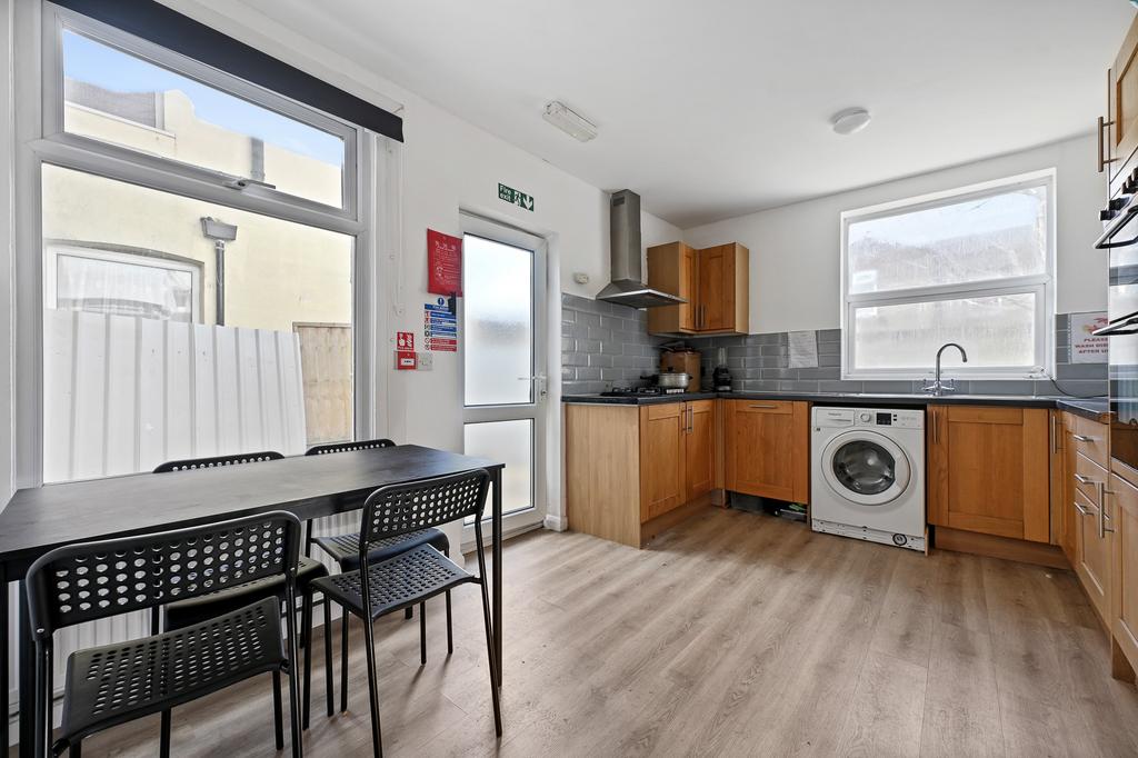 CS - 51 Francis Road - Kitchen3 (1)