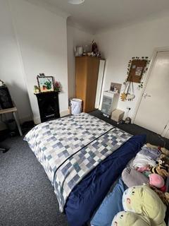 5 bedroom terraced house to rent, Beeston Road, Nottingham NG7