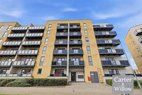 3 bedroom apartment for sale, Breacher House, Essex
