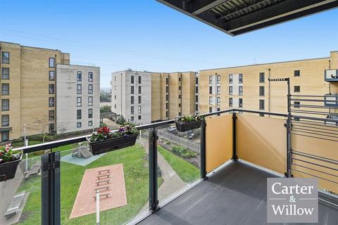 3 bedroom apartment for sale, Breacher House, Essex
