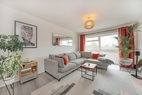2 bedroom flat for sale, Waldegrave Park, Twickenham TW1