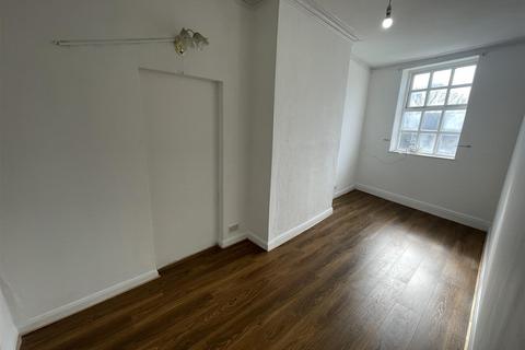 2 bedroom apartment to rent, Liverpool Road, Eccles, Manchester, M30