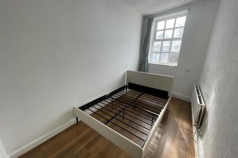 2 bedroom apartment to rent, Liverpool Road, Eccles, Manchester, M30