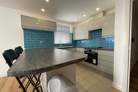 2 bedroom apartment to rent, Richmond Road, Cardiff