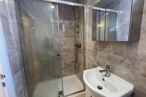 2 bedroom apartment to rent, Richmond Road, Cardiff