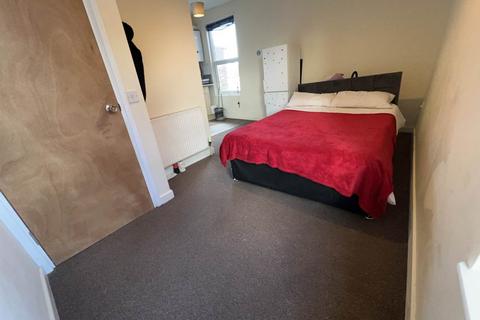 undefined, Bond Street, Trowbridge, Wiltshire