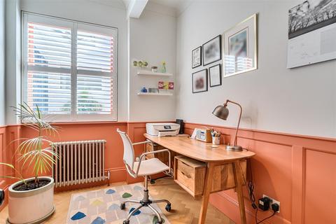 2 bedroom flat for sale, South Hill Park, Hampstead Heath NW3