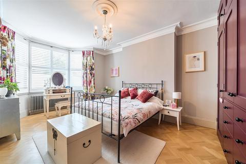 2 bedroom flat for sale, South Hill Park, Hampstead Heath NW3