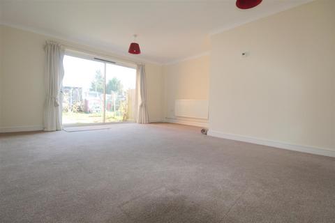 3 bedroom terraced house for sale, Chertsey Road, Byfleet, West Byfleet