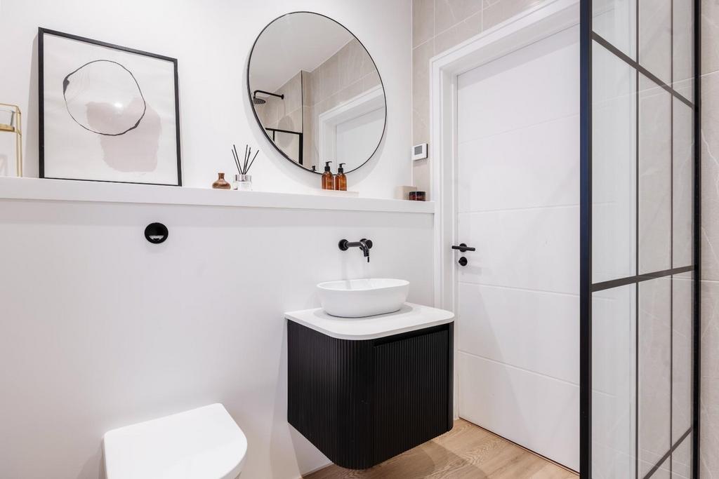 Shower Room/Guest WC