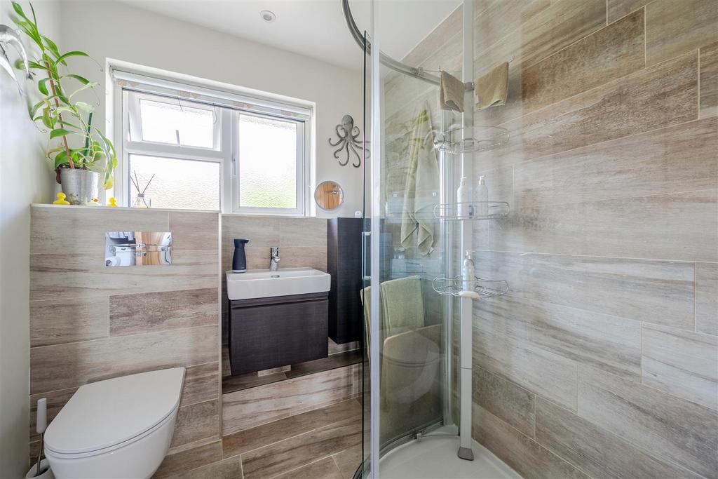 Plover Shower Room.jpg