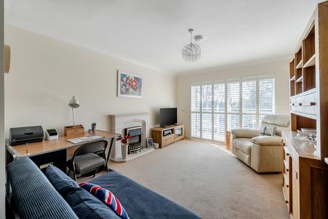 2 bedroom flat for sale, Shannon Way, Chandler's Ford, Eastleigh, Hampshire, SO53