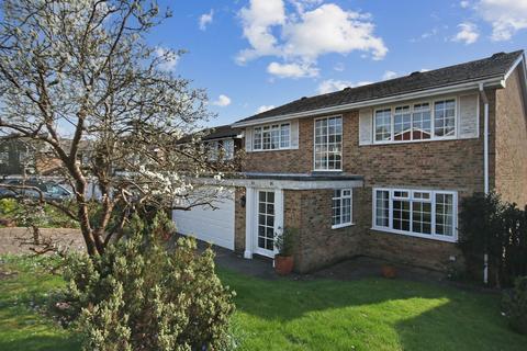 4 bedroom detached house for sale, Pine Way Close, East Grinstead, RH19