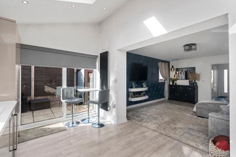 4 bedroom townhouse for sale, Newlove Avenue, St. Helens, WA10