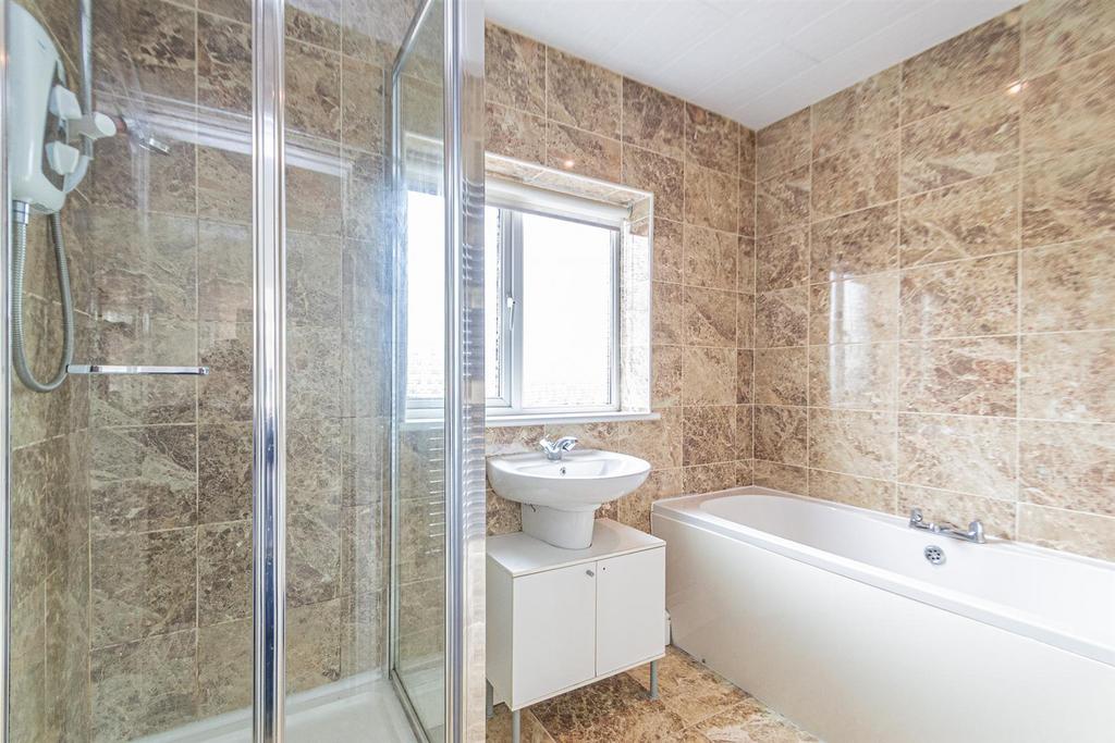 Bath & Shower Room