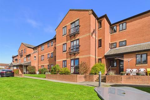 2 bedroom flat for sale, Ipswich Road, Colchester