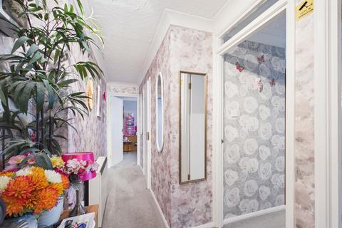 2 bedroom flat for sale, Ipswich Road, Colchester