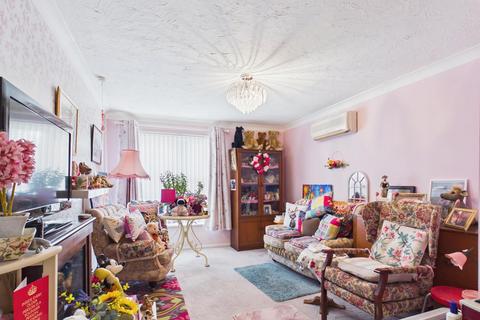 2 bedroom flat for sale, Ipswich Road, Colchester