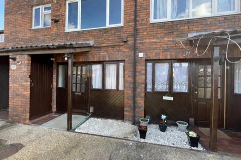 1 bedroom maisonette to rent, Marshall Drive, Hayes