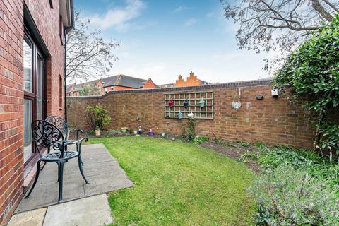 2 bedroom apartment for sale, Fairhaven, Egham, Surrey, TW20