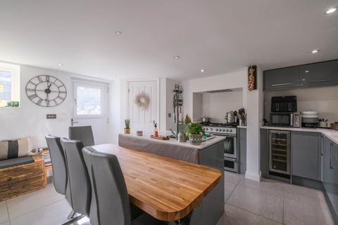 2 bedroom end of terrace house for sale, Owens Terrace, Holmfirth HD9
