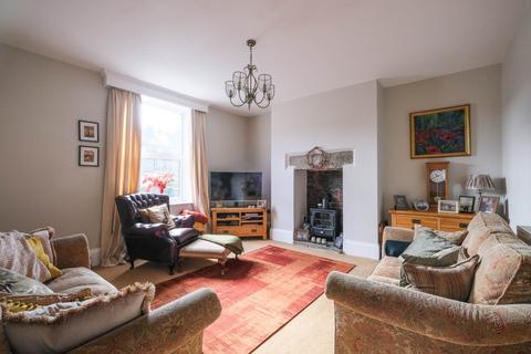 2 bedroom end of terrace house for sale, Owens Terrace, Holmfirth HD9