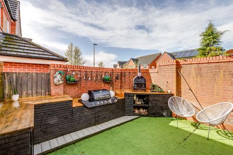 3 bedroom semi-detached house for sale, Holcroft Drive, Wigan WN2