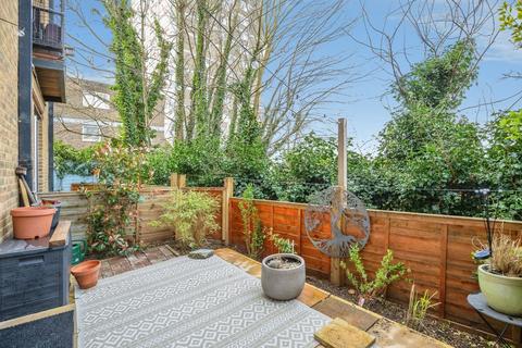 2 bedroom flat for sale, Estuary Reach, Pleasant Row, Gillingham, Kent, ME7