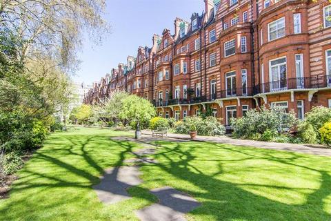 undefined, Sloane Gardens, Chelsea, SW1W