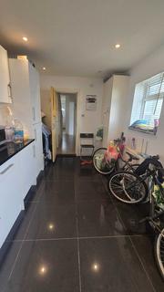 3 bedroom terraced house to rent, Thornton Heath CR7