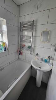 3 bedroom terraced house to rent, Thornton Heath CR7