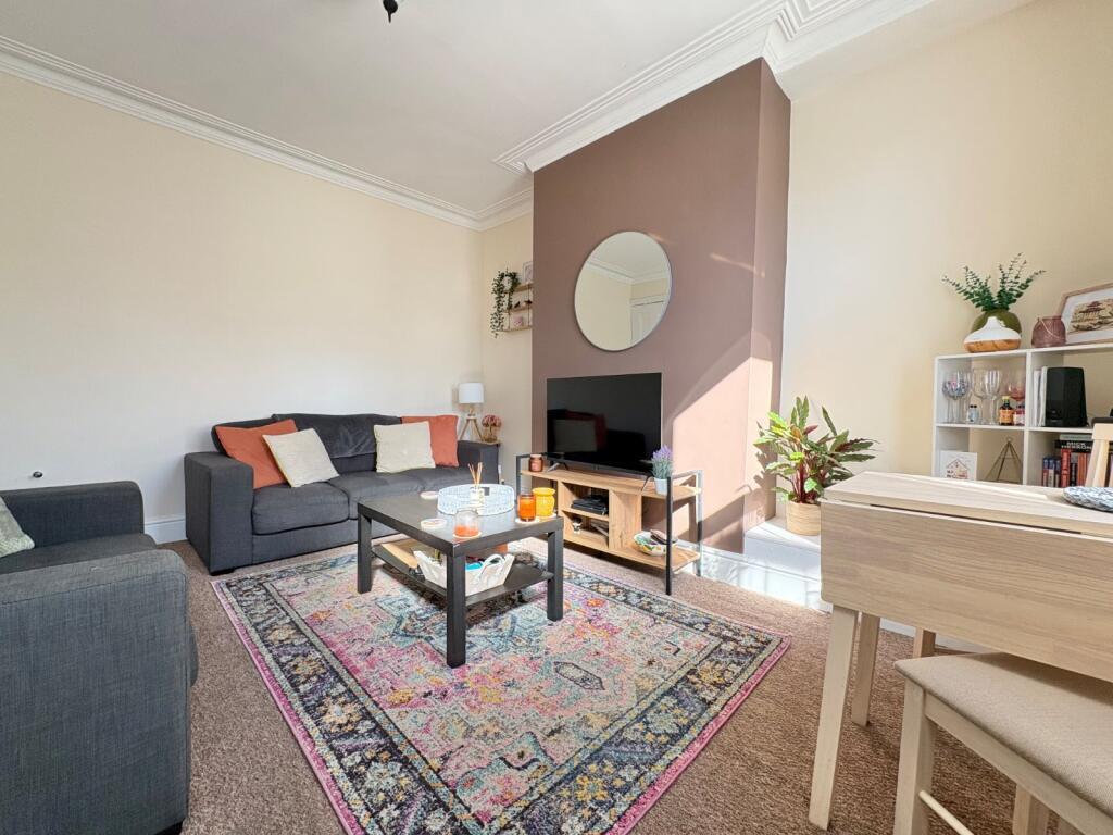 2 bed maisonette to rent Knoyle Street, London SE