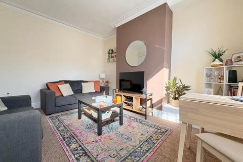 2 bedroom maisonette to rent, Knoyle Street, London, SE14