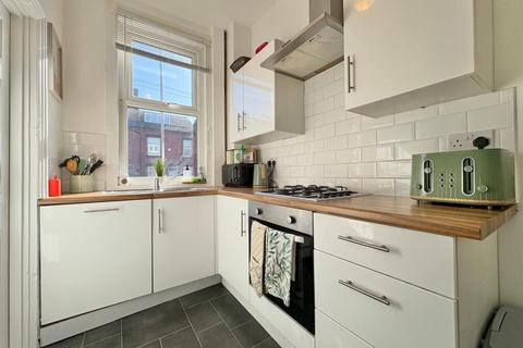 2 bedroom maisonette to rent, Knoyle Street, London, SE14