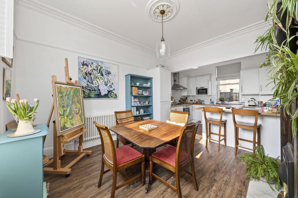Kitchen diner