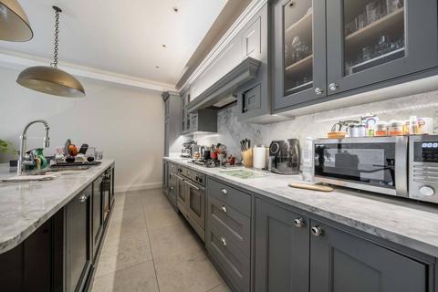 4 bedroom house to rent, Walham Yard, Fulham Broadway, London, SW6