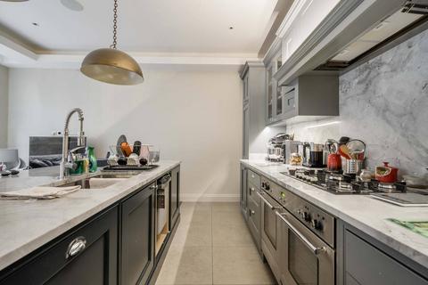 4 bedroom house to rent, Walham Yard, Fulham Broadway, London, SW6