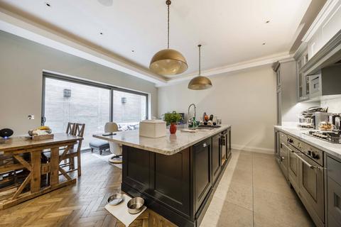 4 bedroom house to rent, Walham Yard, Fulham Broadway, London, SW6