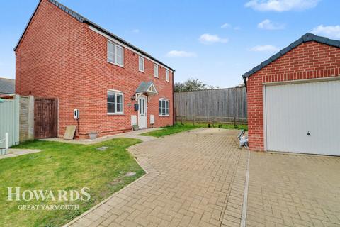 4 bedroom end of terrace house for sale, Thurston Close, Ormesby