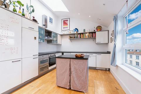 2 bedroom flat for sale, Putney Bridge Road, London, SW15