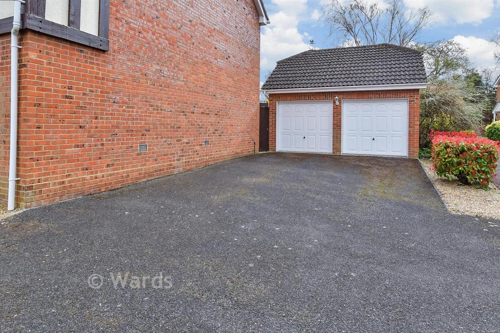 Driveway/Parking