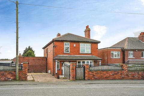 3 bedroom detached house for sale, Batley Road, Alverthorpe, Wakefield, WF2