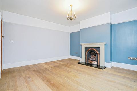 3 bedroom detached house for sale, Batley Road, Alverthorpe, Wakefield, WF2
