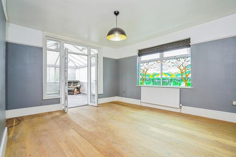 3 bedroom detached house for sale, Batley Road, Alverthorpe, Wakefield, WF2