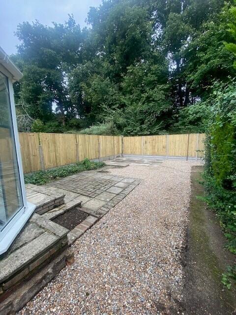 Low-maintenance private garden with patio and p...