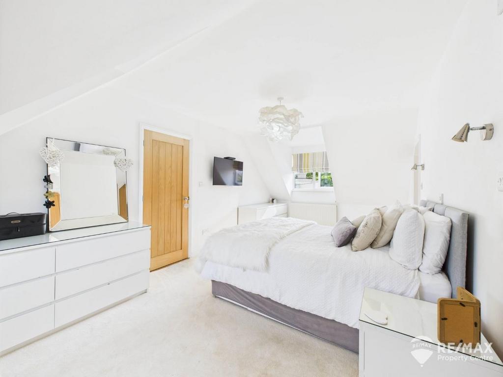 Master Bedroom (Second).jpg