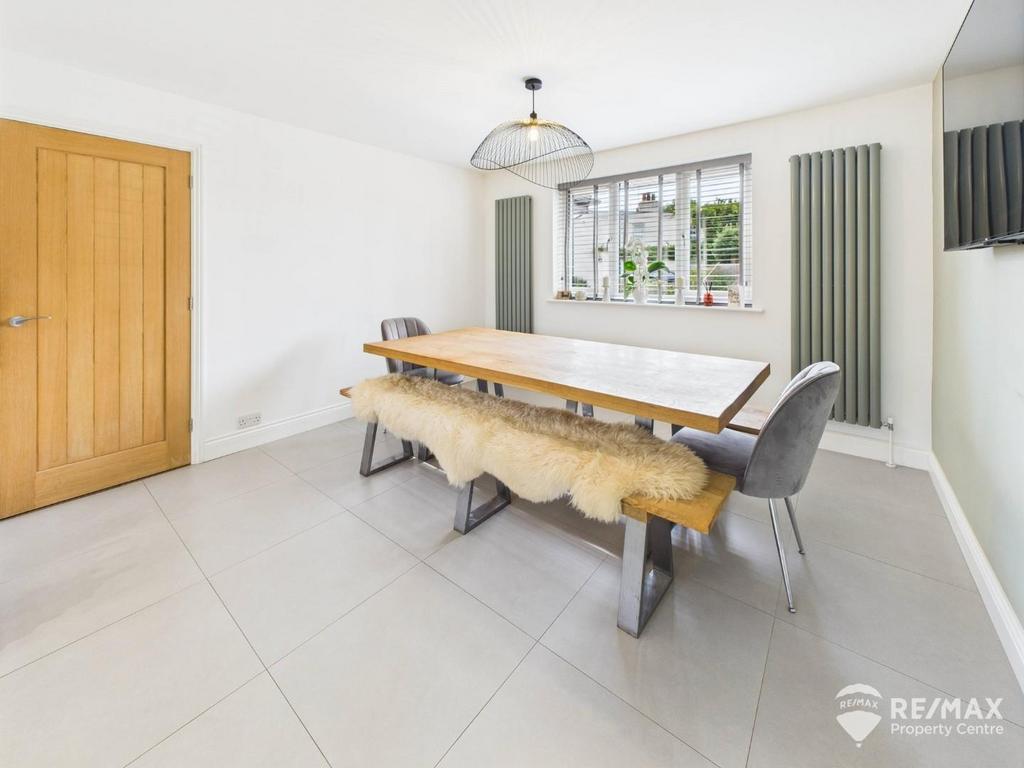 Dining Area.jpg
