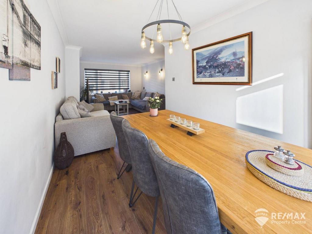 Living Room / Diner