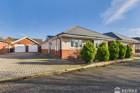 3 bedroom detached bungalow for sale, Yeomanry Gardens, Dovercourt, Harwich
